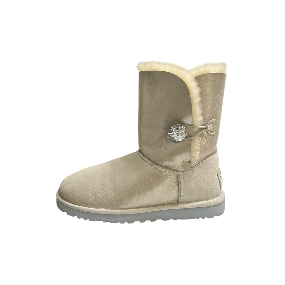 UGG Bailey Button Bling Boots Size 8